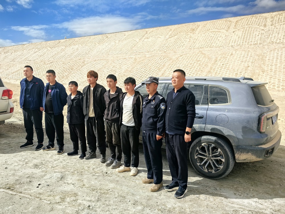 陜煤建設天工公司：與時間賽跑，6小時上演生死戈壁灘救援